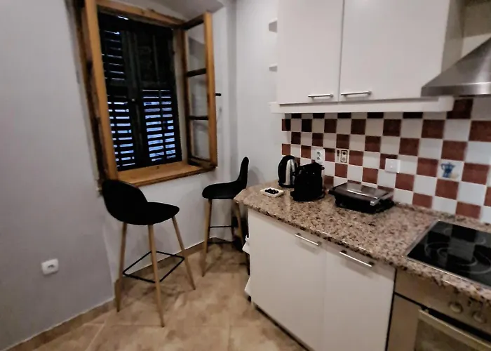Cozy 2 Bedroom Apartment In Antique Bizanti Palace
