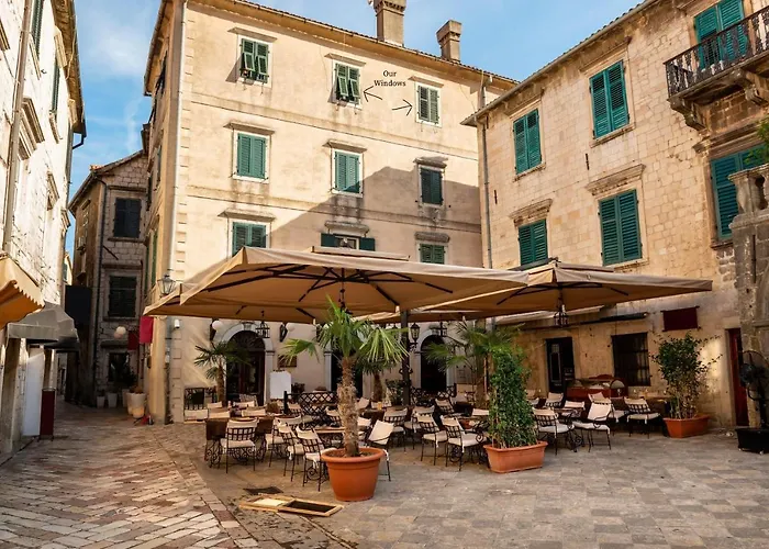 Cozy 2 Bedroom Apartment In Antique Bizanti Palace