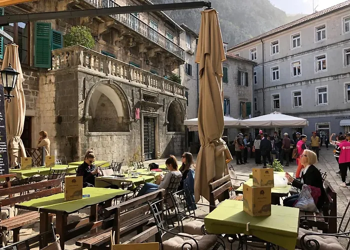 Cozy 2 Bedroom Apartment In Antique Bizanti Palace