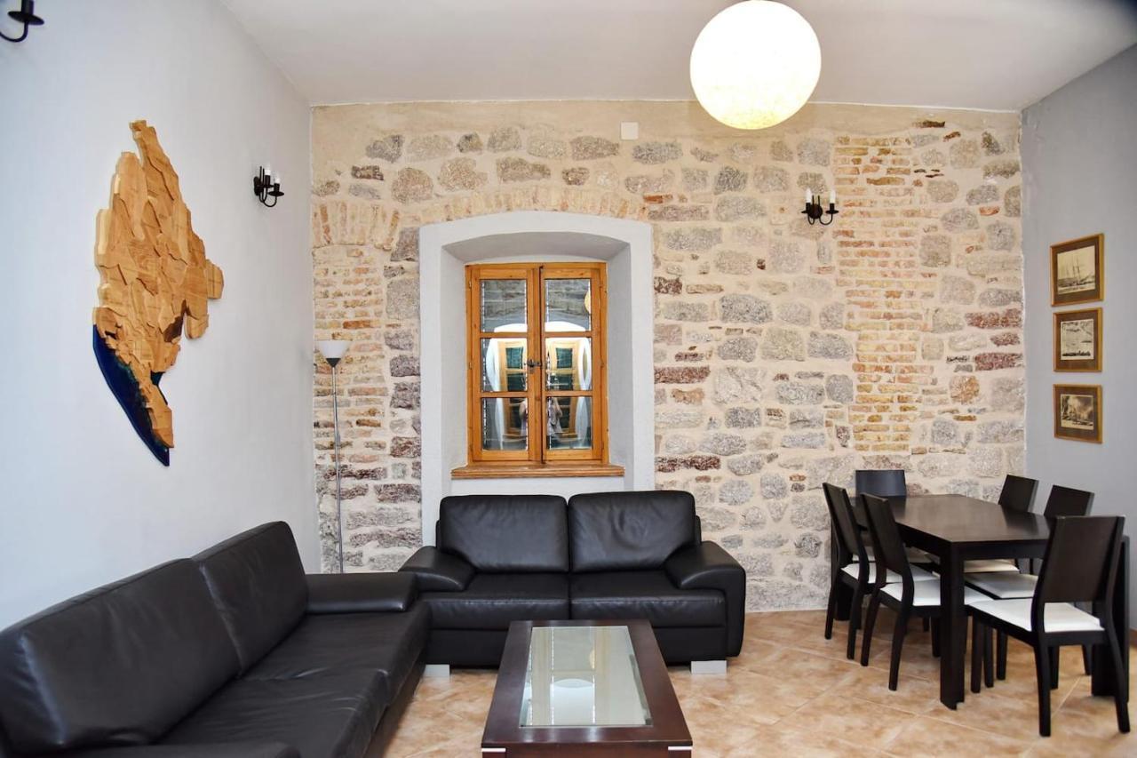 Cozy 2 Bedroom In Antique Bizanti Palace